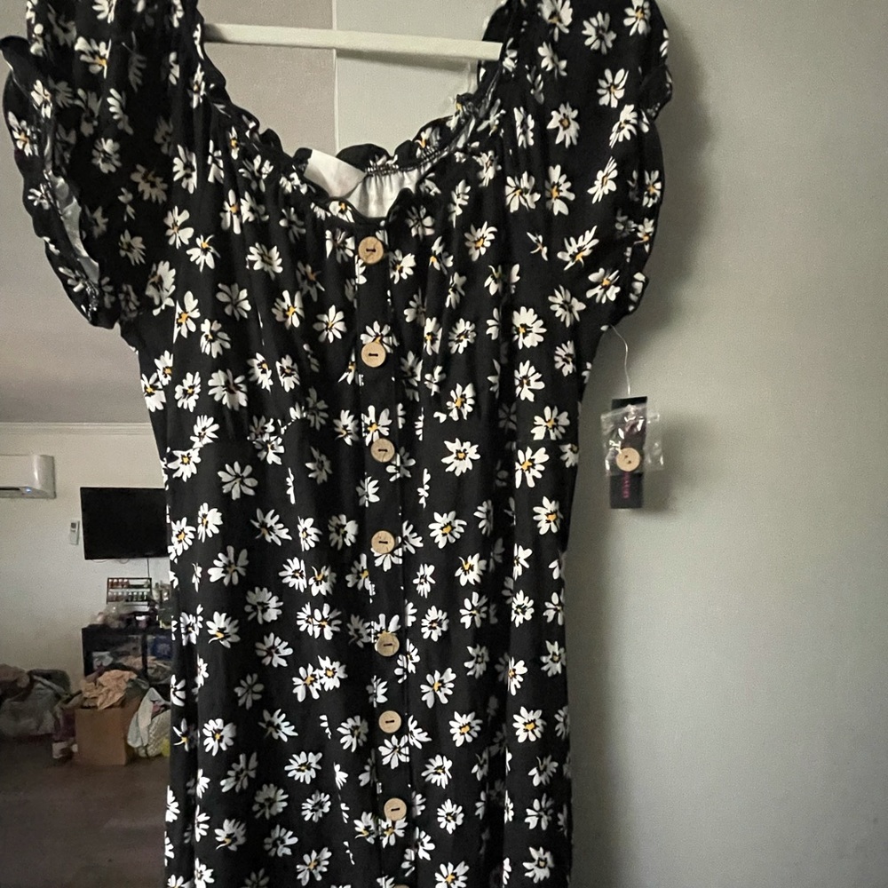 No boundaries daisy dress